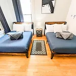 Gaslamp 2Bdrm - W Parking & 4 Beds #204
