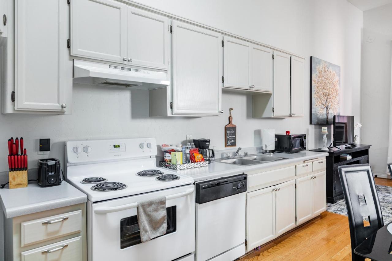 Gaslamp 2bdrm - W Parking & 4 Beds #204
