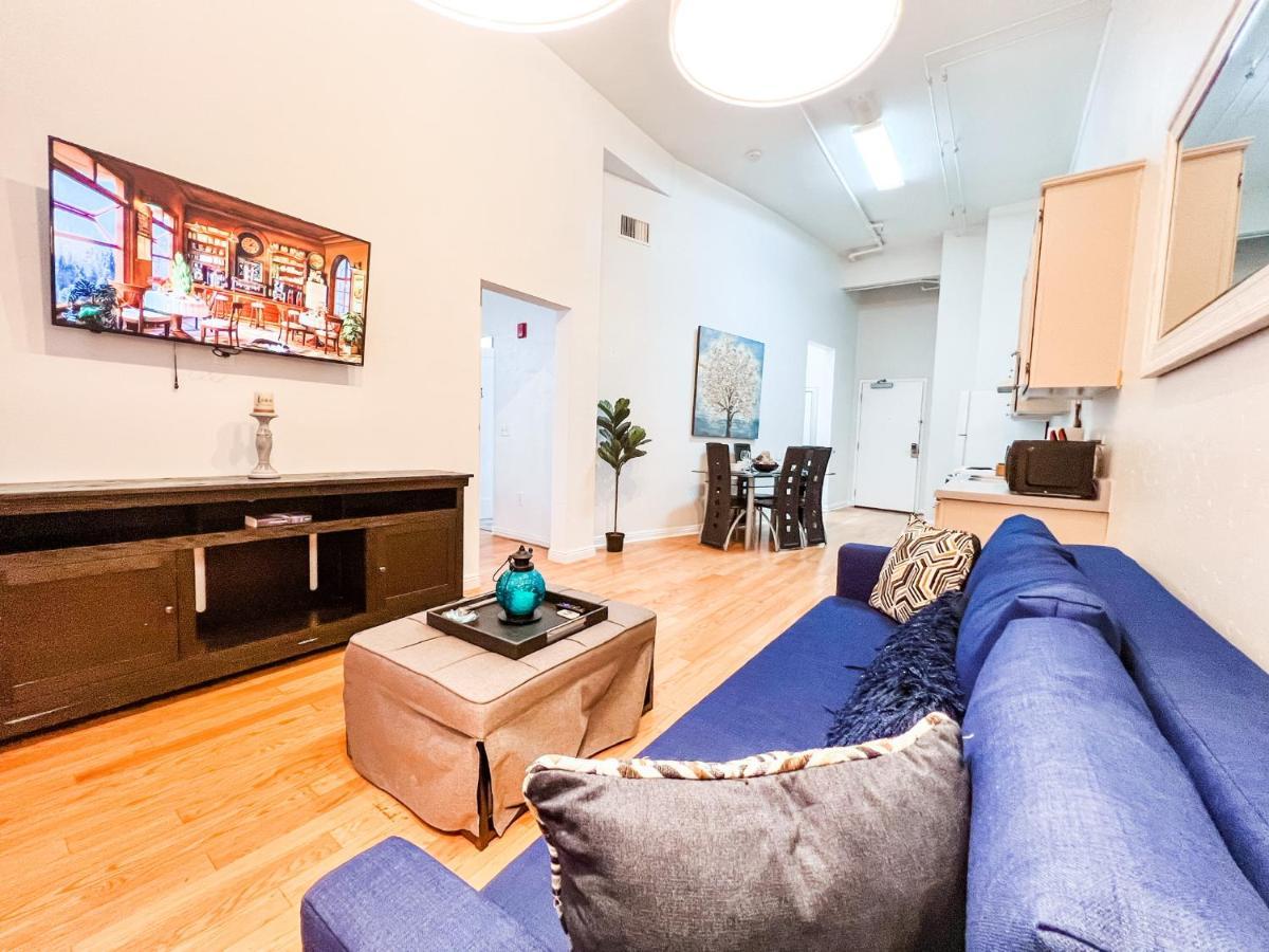 Gaslamp 2bdrm - W Parking & 4 Beds #204 * San Diego