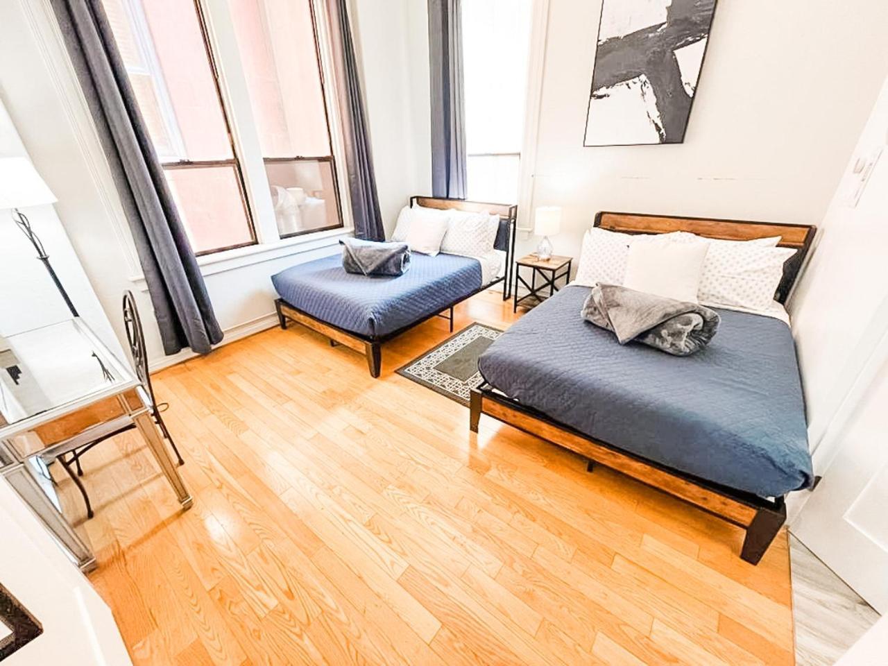 Gaslamp 2bdrm - W Parking & 4 Beds #204
